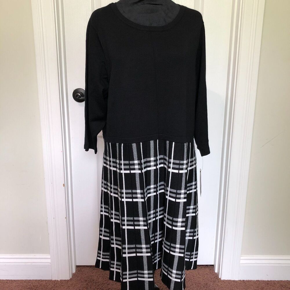 BCX Dress Womens Size 1X Black White Plaid Sweater Dress Long Sleeve 1235U21 New